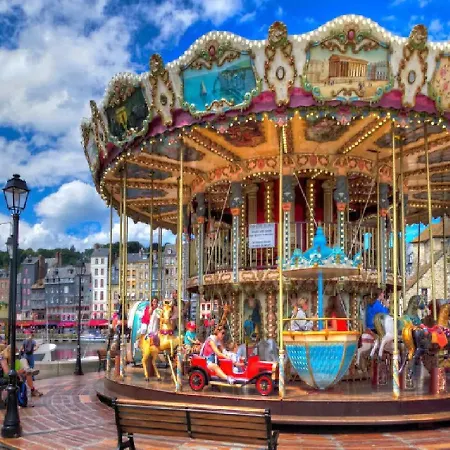 Entre Le Pont 9 Et L'eveque , Les Hauts De Honfleur, Piscine, Wifi Et Parking Gratuits