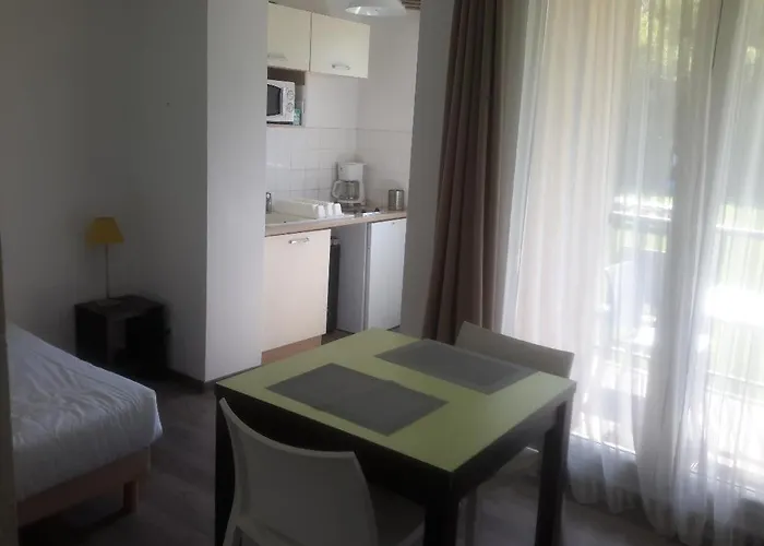 Entre Le Pont 9 Et L'eveque , Les Hauts De Honfleur, Piscine, Wifi Et Parking Gratuits Equemauville