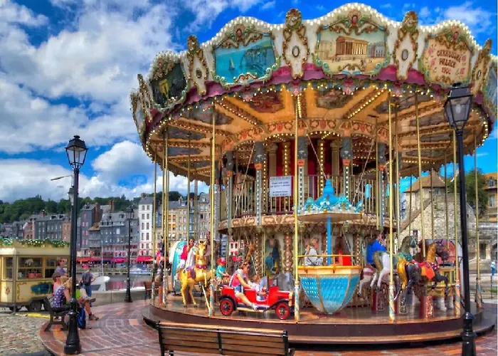 Entre Le Pont 9 Et L'eveque , Les Hauts De Honfleur, Piscine, Wifi Et Parking Gratuits